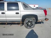 ✅ 2005 Chevrolet Avalanche LS • VIN: 3GNEC12Z25G220698 • Lot: 41961705. Listed on IAAI with 167,644 mi. Free auction sales archive from the USA and detailed vehicle history report at DreamBid. Image 6.