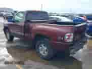 2002 Chevrolet Silverado 1500 LS z VIN 1GCEK14V02Z331249, wystawiony jako IAAI lot #42352384 z przebiegiem 232 697 mil mil oraz . Historia ofert i sprzedaży dostępna na DreamBid. Obrazek 3.