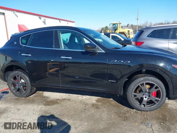 ✅ 2018 Maserati Levante GranSport • VIN: ZN661XUS9JX288457 • Lot: 41335965. Listed on IAAI with 66,681 mi. Free auction sales archive from the USA and detailed vehicle history report at DreamBid. Image 14.
