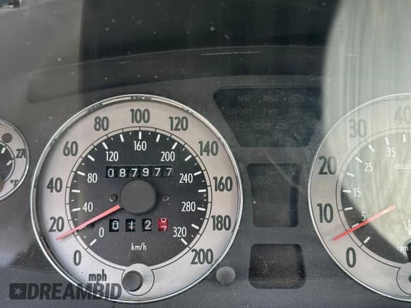 ✅ 2004 Maserati Coupe • VIN: ZAMBC38A240012148 • Lot: 55220585. Wystawiony na Copart z przebiegiem 87 977 mil. Bezpłatny archiwum sprzedaży aukcyjnych z USA i szczegółowy raport historii pojazdu na DreamBid. Zdjęcie 8.