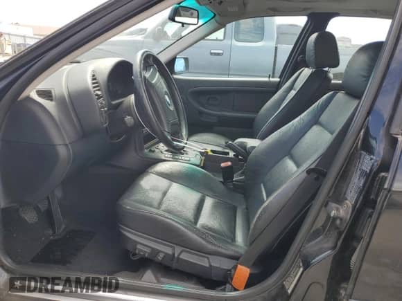 1998 BMW 3 Series z VIN WBACD3321WAV24693, wystawiony jako Copart lot #66515794 z przebiegiem 228 492 mil mil oraz Szkoda całkowita • Salvage title. Historia ofert i sprzedaży dostępna na DreamBid. Obrazek 7.