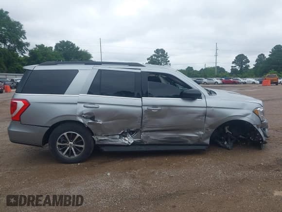 ✅ 2020 Ford Expedition XL • VIN: 1FMJU1FT8LEA72065 • Lot: 42202063. Listed on IAAI with Not provided. Free auction sales archive from the USA and detailed vehicle history report at DreamBid. Image 13.