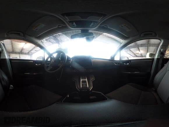 ✅ 2019 Honda Clarity • VIN: JHMZC5F18KC004616 • Lot: 42196127. Wystawiony na IAAI z przebiegiem 79 018 mil. Bezpłatny archiwum sprzedaży aukcyjnych z USA i szczegółowy raport historii pojazdu na DreamBid. Zdjęcie 18.