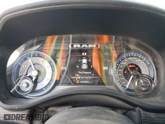 2019 Ram 1500 Limited z VIN 1C6SRFPT3KN907260, wystawiony jako Copart lot #68597555 z przebiegiem 127 663 mil mil oraz Szkoda całkowita • Salvage title. Historia ofert i sprzedaży dostępna na DreamBid. Obrazek 9.