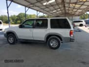 ✅ 1999 Ford Explorer XL • VIN: 1FMZU32X5XZB11796 • Lot: 81100145. Wystawiony na Copart z przebiegiem 260 195 mil. Bezpłatny archiwum sprzedaży aukcyjnych z USA i szczegółowy raport historii pojazdu na DreamBid. Zdjęcie 2.