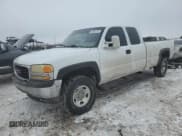 ✅ 2000 GMC Sierra 2500 SLE • VIN: 1GTGK29U1YE139224 • Лот: 45599125. Опубликован ранее на Copart с пробегом 290 042 миль. Бесплатный доступ к архиву аукционных продаж из США и подробный отчёт об истории автомобиля на DreamBid. Изображение 1.