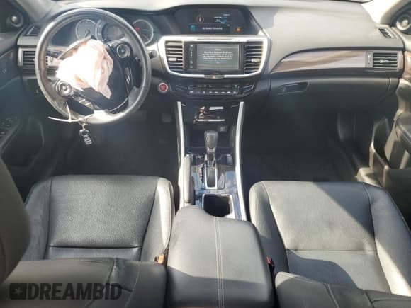 ✅ 2017 Honda Accord EX-L • VIN: 1HGCR2F8XHA040153 • Lot: 70451635. Wystawiony na Copart z przebiegiem 119 172 mil. Bezpłatny archiwum sprzedaży aukcyjnych z USA i szczegółowy raport historii pojazdu na DreamBid. Zdjęcie 8.