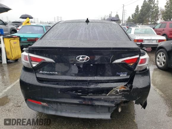 ✅ 2016 Hyundai Sonata Limited • VIN: KMHE34L1XGA014724 • Lot: 41916663. Listed on Copart with 131,641 mi. Free auction sales archive from the USA and detailed vehicle history report at DreamBid. Image 6.