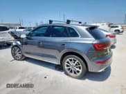 ✅ 2022 Audi SQ5 Premium • VIN: WA1A4AFY2N2103115 • Lot: 68171305. Wystawiony na Copart z przebiegiem Nie podano. Bezpłatny archiwum sprzedaży aukcyjnych z USA i szczegółowy raport historii pojazdu na DreamBid. Zdjęcie 2.