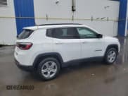 ✅ 2023 Jeep Compass Altitude • VIN: 3C4NJDBN6PT553753 • Lot: 90745885. Wystawiony na Copart z przebiegiem 9 326 mil. Bezpłatny archiwum sprzedaży aukcyjnych z USA i szczegółowy raport historii pojazdu na DreamBid. Zdjęcie 3.