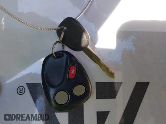 ✅ 2005 Chevrolet Avalanche LS • VIN: 3GNEC12Z55G271144 • Lot: 43633435. Listed on IAAI with 291,369 mi. Free auction sales archive from the USA and detailed vehicle history report at DreamBid. Image 11.