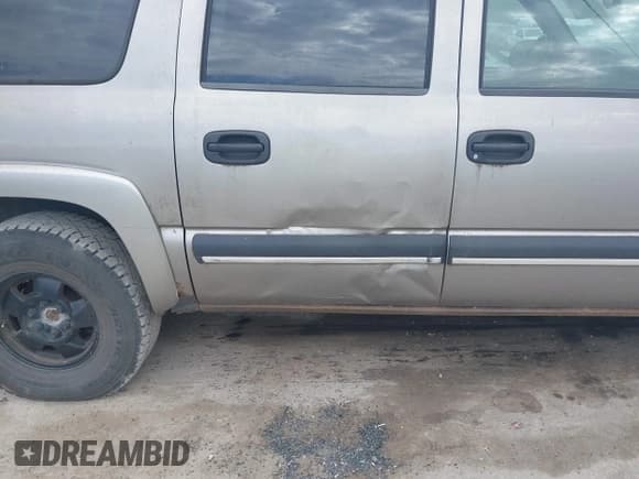 ✅ 2003 Chevrolet Suburban LS • VIN: 1GNFK16Z33J223820 • Лот: 43074086. Опубликован ранее на IAAI с пробегом 307 113 миль. Бесплатный доступ к архиву аукционных продаж из США и подробный отчёт об истории автомобиля на DreamBid. Изображение 6.
