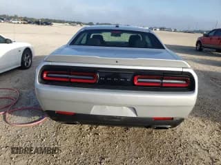 ✅ 2021 Dodge Challenger R/T • VIN: 2C3CDZBTXMH583485 • Lot: 37987673. Wystawiony na Copart z przebiegiem 39 474 mil. Bezpłatny archiwum sprzedaży aukcyjnych z USA i szczegółowy raport historii pojazdu na DreamBid. Zdjęcie 6.