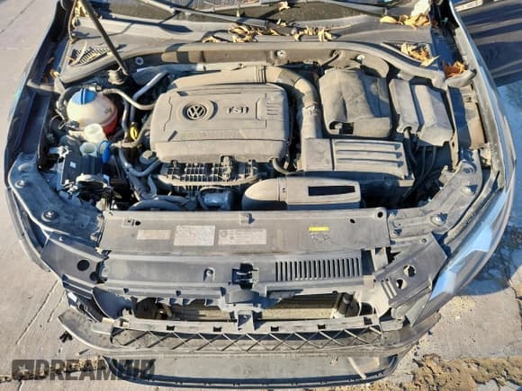 ✅ 2015 Volkswagen Passat S • VIN: 1VWAS7A34FC121201 • Лот: 92636545. Опубликован ранее на Copart с пробегом 91 948 миль. Бесплатный доступ к архиву аукционных продаж из США и подробный отчёт об истории автомобиля на DreamBid. Изображение 11.