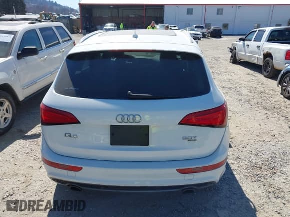 ✅ 2014 Audi Q5 Premium Plus • VIN: WA1DGAFP9EA069322 • Lot: 41667905. Listed on IAAI with 110,743 mi. Free auction sales archive from the USA and detailed vehicle history report at DreamBid. Image 16.