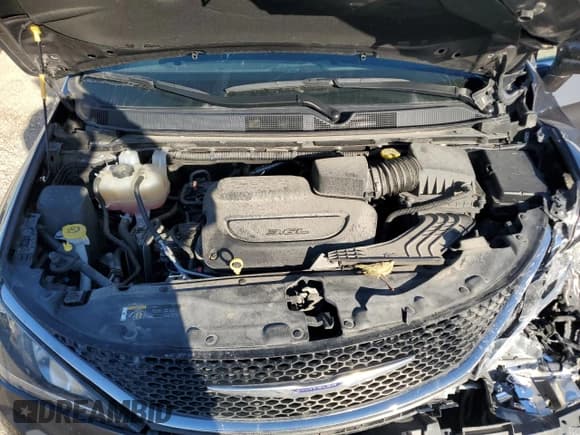 ✅ 2020 Chrysler Pacifica Touring • VIN: 2C4RC1FG4LR142046 • Lot: 85691605. Listed on Copart with 77,602 mi. Free auction sales archive from the USA and detailed vehicle history report at DreamBid. Image 12.