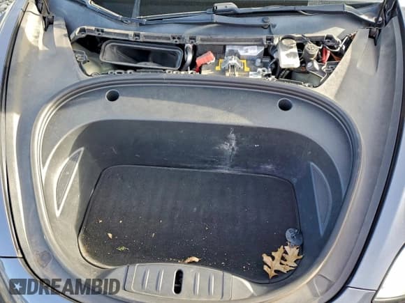 ✅ 2018 Tesla Model 3 Long Range Battery • VIN: 5YJ3E1EB1JF171227 • Lot: 94741835. Listed on Copart with 115,263 mi. Free auction sales archive from the USA and detailed vehicle history report at DreamBid. Image 11.