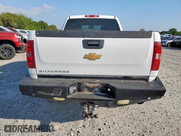 ✅ 2013 Chevrolet Silverado 2500HD Work Truck • VIN: 1GC1CVCG7DF231093 • Лот: 84637665. Опубликован ранее на Copart с пробегом 165 571 миль. Бесплатный доступ к архиву аукционных продаж из США и подробный отчёт об истории автомобиля на DreamBid. Изображение 6.