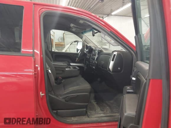 ✅ 2015 Chevrolet Silverado 2500HD LT • VIN: 1GC2KVEG0FZ527739 • Lot: 42731082. Wystawiony na IAAI z przebiegiem 301 898 mil. Bezpłatny archiwum sprzedaży aukcyjnych z USA i szczegółowy raport historii pojazdu na DreamBid. Zdjęcie 5.