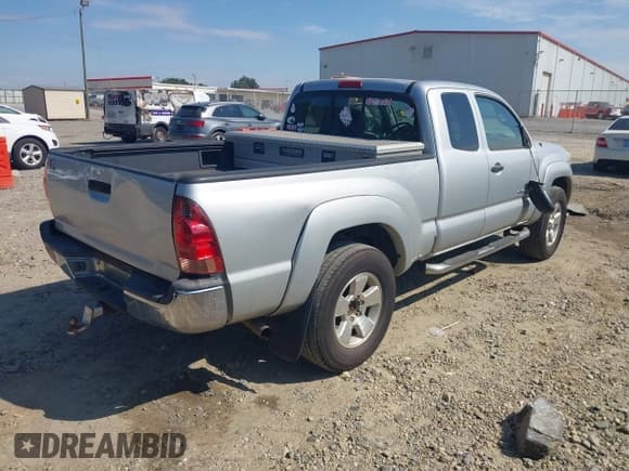 ✅ 2006 Toyota Tacoma PreRunner • VIN: 5TETU62N56Z315351 • Lot: 43126551. Listed on IAAI with 232,889 mi. Free auction sales archive from the USA and detailed vehicle history report at DreamBid. Image 4.
