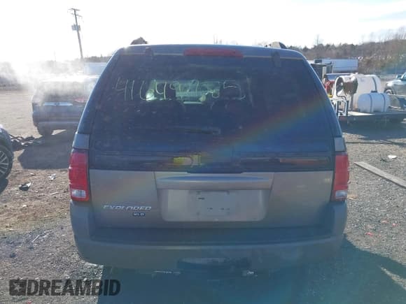 ✅ 2002 Ford Explorer XLS • VIN: 1FMZU72K12UD11589 • Lot: 41649785. Wystawiony na IAAI z przebiegiem 269 097 mil. Bezpłatny archiwum sprzedaży aukcyjnych z USA i szczegółowy raport historii pojazdu na DreamBid. Zdjęcie 16.