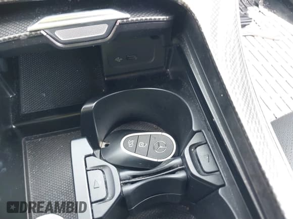 ✅ 2022 Mercedes-Benz C 300 • VIN: W1KAF4HB8NR053120 • Lot: 39848807. Wystawiony na IAAI z przebiegiem 26 483 mil. Bezpłatny archiwum sprzedaży aukcyjnych z USA i szczegółowy raport historii pojazdu na DreamBid. Zdjęcie 11.