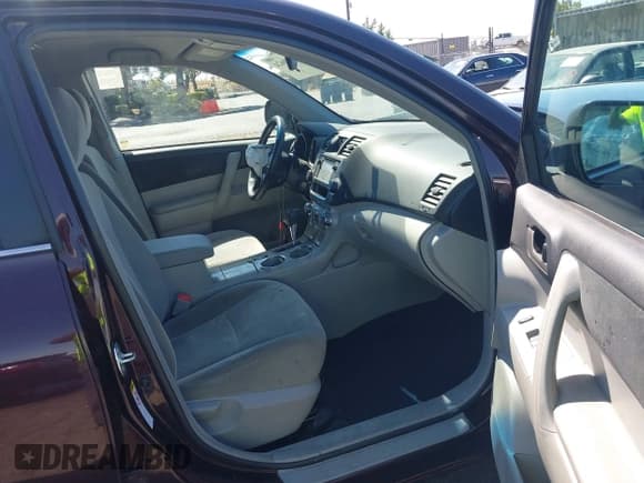 ✅ 2013 Toyota Highlander SE • VIN: 5TDZK3EH9DS139659 • Лот: 43239624. Опубликован ранее на IAAI с пробегом 169 390 миль. Бесплатный доступ к архиву аукционных продаж из США и подробный отчёт об истории автомобиля на DreamBid. Изображение 5.