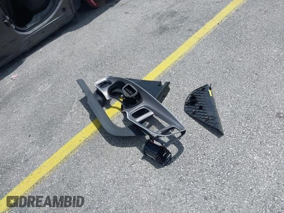 ✅ 2022 Dodge Charger Scat Pack Widebody • VIN: 2C3CDXGJ6NH173439 • Lot: 42462542. Wystawiony na IAAI z przebiegiem 27 119 mil. Bezpłatny archiwum sprzedaży aukcyjnych z USA i szczegółowy raport historii pojazdu na DreamBid. Zdjęcie 11.