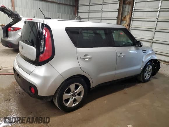 ✅ 2017 Kia Soul • VIN: KNDJN2A28H7431738 • Lot: 91625535. Wystawiony na Copart z przebiegiem 70 783 mil. Bezpłatny archiwum sprzedaży aukcyjnych z USA i szczegółowy raport historii pojazdu na DreamBid. Zdjęcie 3.