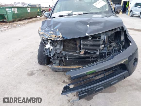 ✅ 2010 Nissan Pathfinder SE • VIN: 5N1AR1NB7AC629700 • Lot: 41426876. Listed on IAAI with 298,925 mi. Free auction sales archive from the USA and detailed vehicle history report at DreamBid. Image 6.