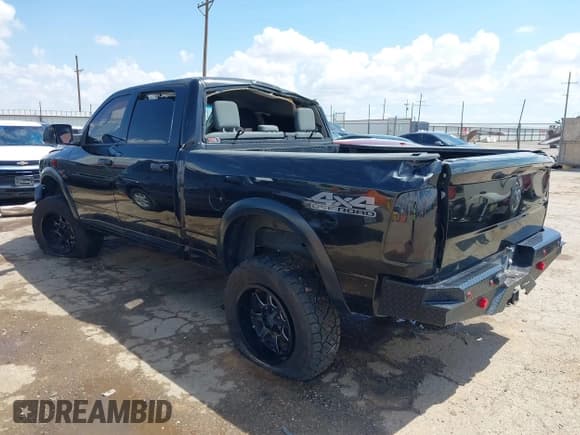 ✅ 2018 Ram 2500 Tradesman • VIN: 3C6UR5CL4JG368003 • Lot: 42207315. Listed on IAAI with 157,200 mi. Free auction sales archive from the USA and detailed vehicle history report at DreamBid. Image 3.