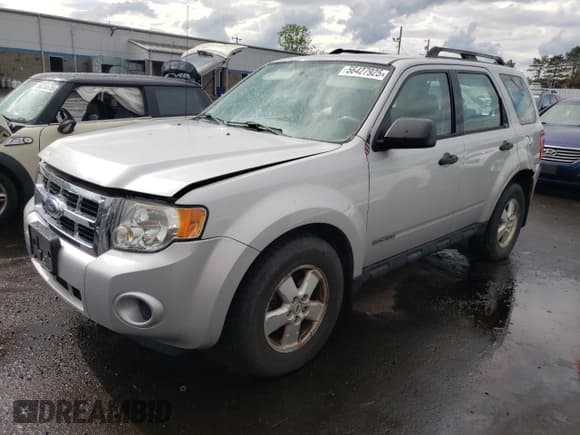 ✅ 2008 Ford Escape XLS • VIN: 1FMCU92Z88KB10257 • Lot: 56427925. Listed on Copart with 117,042 mi. Free auction sales archive from the USA and detailed vehicle history report at DreamBid. Image 1.