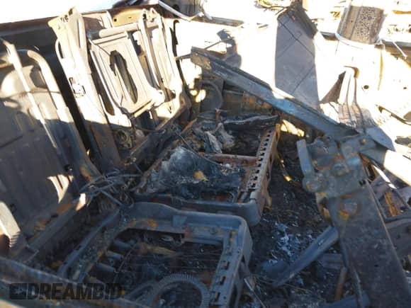 2006 GMC Sierra 1500 SLE1 с VIN 2GTEK13T161192988, выставлен на аукционе IAAI как лот 41094571 с пробегом Не указан миль и . История ставок и продаж доступна на DreamBid. Изображение 8.