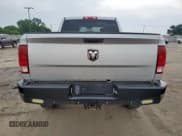 ✅ 2018 Ram 2500 Tradesman • VIN: 3C6UR5CL3JG337101 • Lot: 57189245. Wystawiony na Copart z przebiegiem 96 022 mil. Bezpłatny archiwum sprzedaży aukcyjnych z USA i szczegółowy raport historii pojazdu na DreamBid. Zdjęcie 6.