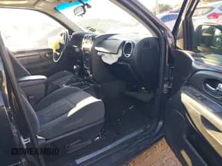 ✅ 2005 GMC Envoy SLE • VIN: 1GKDT13S652297190 • Lot: 43599186. Wystawiony na IAAI z przebiegiem Nie podano. Bezpłatny archiwum sprzedaży aukcyjnych z USA i szczegółowy raport historii pojazdu na DreamBid. Zdjęcie 5.