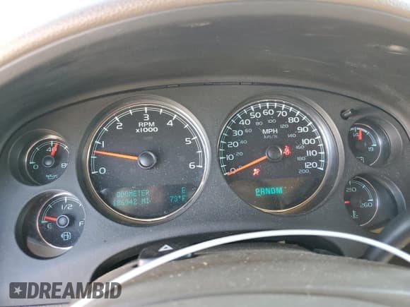 ✅ 2011 Chevrolet Suburban LTZ • VIN: 1GNSKKE3XBR322944 • Lot: 74239694. Wystawiony na Copart z przebiegiem 186 942 mil. Bezpłatny archiwum sprzedaży aukcyjnych z USA i szczegółowy raport historii pojazdu na DreamBid. Zdjęcie 9.