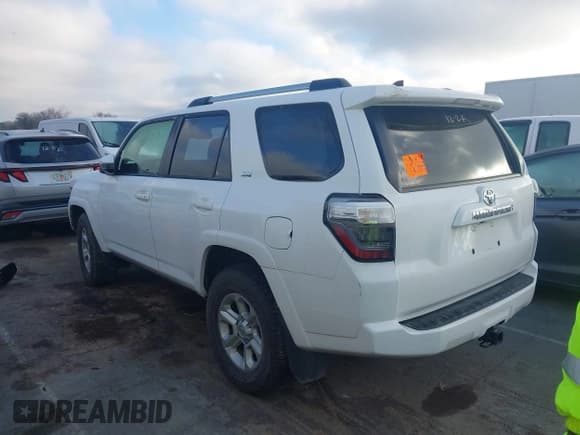 ✅ 2024 Toyota 4Runner SR5 • VIN: JTEEU5JR6R5314784 • Lot: 43880179. Listed on IAAI with 34,212 mi. Free auction sales archive from the USA and detailed vehicle history report at DreamBid. Image 14.