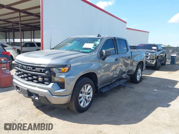 ✅ 2023 Chevrolet Silverado 1500 Custom • VIN: 1GCPABEK0PZ173735 • Lot: 43283933. Wystawiony na IAAI z przebiegiem 43 248 mil. Bezpłatny archiwum sprzedaży aukcyjnych z USA i szczegółowy raport historii pojazdu na DreamBid. Zdjęcie 14.