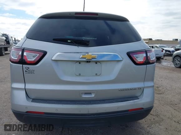 ✅ 2015 Chevrolet Traverse LT • VIN: 1GNKRHKD5FJ285351 • Lot: 43812354. Listed on IAAI with 175,066 mi. Free auction sales archive from the USA and detailed vehicle history report at DreamBid. Image 16.