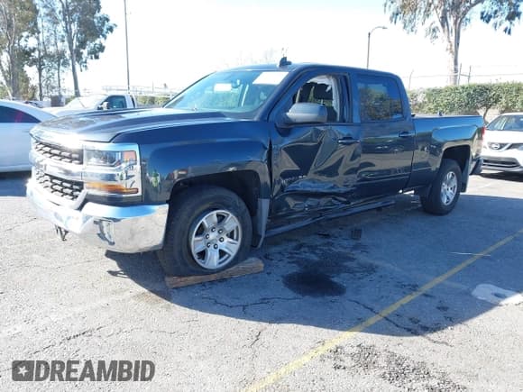 ✅ 2018 Chevrolet Silverado 1500 LT • VIN: 1GCPCREC6JF213658 • Lot: 41399740. Wystawiony na IAAI z przebiegiem 66 562 mil. Bezpłatny archiwum sprzedaży aukcyjnych z USA i szczegółowy raport historii pojazdu na DreamBid. Zdjęcie 18.