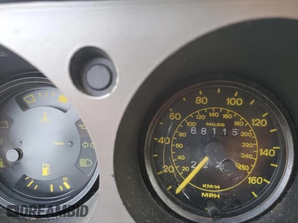 ✅ 1983 Porsche 944 • VIN: WP0AA0943DN454078 • Лот: 55662365. Опубликован ранее на Copart с пробегом 68 115 миль. Бесплатный доступ к архиву аукционных продаж из США и подробный отчёт об истории автомобиля на DreamBid. Изображение 9.