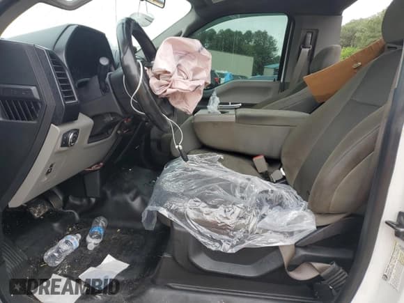 ✅ 2018 Ford F-150 XL • VIN: 1FTMF1C57JFB02794 • Lot: 58041445. Wystawiony na Copart z przebiegiem 279 074 mil. Bezpłatny archiwum sprzedaży aukcyjnych z USA i szczegółowy raport historii pojazdu na DreamBid. Zdjęcie 7.