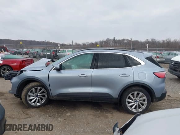 ✅ 2022 Ford Escape Titanium Hybrid • VIN: 1FMCU9DZ9NUA92705 • Лот: 41475869. Опубликован ранее на IAAI с пробегом 29 522 миль. Бесплатный доступ к архиву аукционных продаж из США и подробный отчёт об истории автомобиля на DreamBid. Изображение 14.