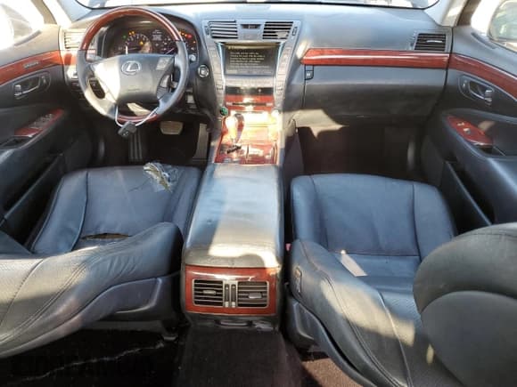 ✅ 2007 Lexus LS 460 L • VIN: JTHGL46FX75010314 • Lot: 49655405. Listed on Copart with 153,473 mi. Free auction sales archive from the USA and detailed vehicle history report at DreamBid. Image 8.