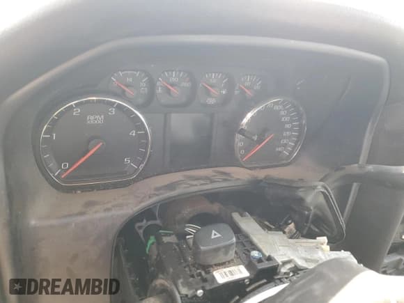 ✅ 2018 Chevrolet Silverado 2500HD Work Truck • VIN: 1GC1CUEY4JF284667 • Лот: 81965313. Опубликован ранее на Copart с пробегом Не указан. Бесплатный доступ к архиву аукционных продаж из США и подробный отчёт об истории автомобиля на DreamBid. Изображение 9.