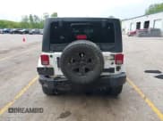 ✅ 2012 Jeep Wrangler Unlimited Sahara • VIN: 1C4BJWEG5CL180898 • Lot: 42378609. Wystawiony na IAAI z przebiegiem 157 855 mil. Bezpłatny archiwum sprzedaży aukcyjnych z USA i szczegółowy raport historii pojazdu na DreamBid. Zdjęcie 16.