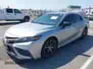 2021 Toyota Camry Hybrid SE z VIN 4T1G31AKXMU562641, wystawiony jako IAAI lot #42415712 z przebiegiem 71 085 mil mil oraz . Historia ofert i sprzedaży dostępna na DreamBid. Obrazek 19.