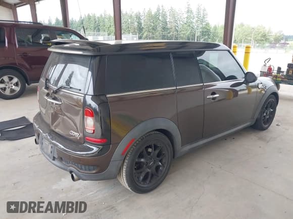 ✅ 2009 MINI Clubman S • VIN: WMWMM33549TP91656 • Lot: 42625405. Listed on IAAI with 104,230 mi. Free auction sales archive from the USA and detailed vehicle history report at DreamBid. Image 4.