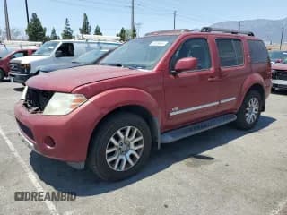 ✅ 2008 Nissan Pathfinder SE • VIN: 5N1BR18B58C604594 • Lot: 65064685. Wystawiony na Copart z przebiegiem 139 605 mil. Bezpłatny archiwum sprzedaży aukcyjnych z USA i szczegółowy raport historii pojazdu na DreamBid. Zdjęcie 1.