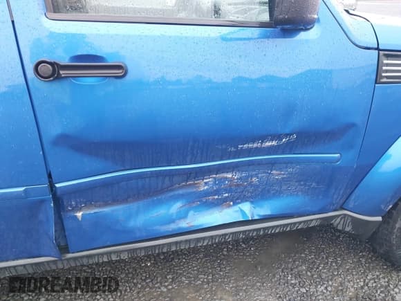 ✅ 2007 Dodge Nitro SLT • VIN: 1D8GU58K97W732867 • Lot: 43425274. Wystawiony na IAAI z przebiegiem 148 833 mil. Bezpłatny archiwum sprzedaży aukcyjnych z USA i szczegółowy raport historii pojazdu na DreamBid. Zdjęcie 6.